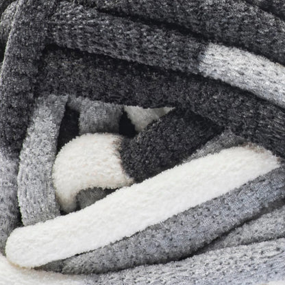 Bernat Plush Big Yarn - Pepper Print