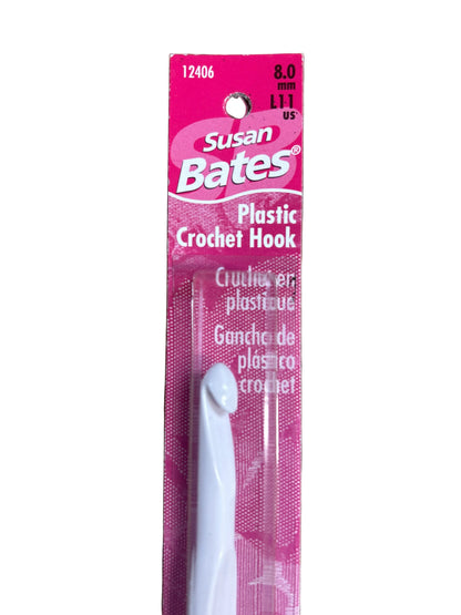 Luxite 5.5" Plastic Crochet Hook - L/11 (8 MM)