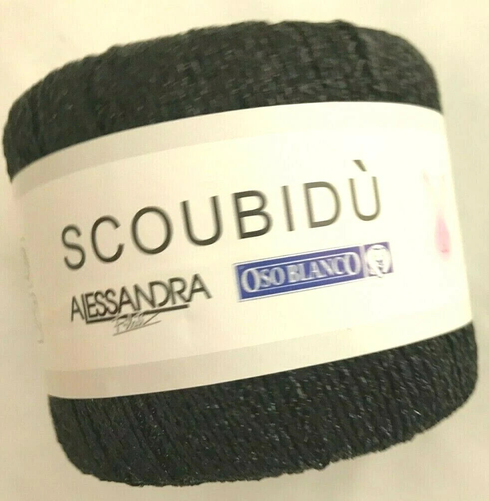 Black yarn ball with 'Scoubidõ' label on a white background