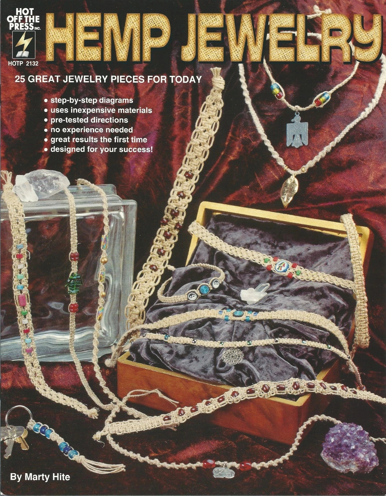 Book cover of 'Hemp Jewelry' with jewelry pieces and text on a red background