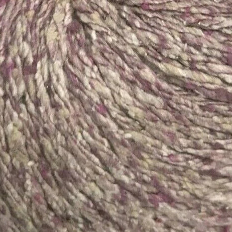Ball of yarn with Sir Galli label on a white background
